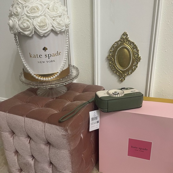 Kate Spade New York Picture This Camera novelty Wristlet ♠️📷 - Picture 13 of 15